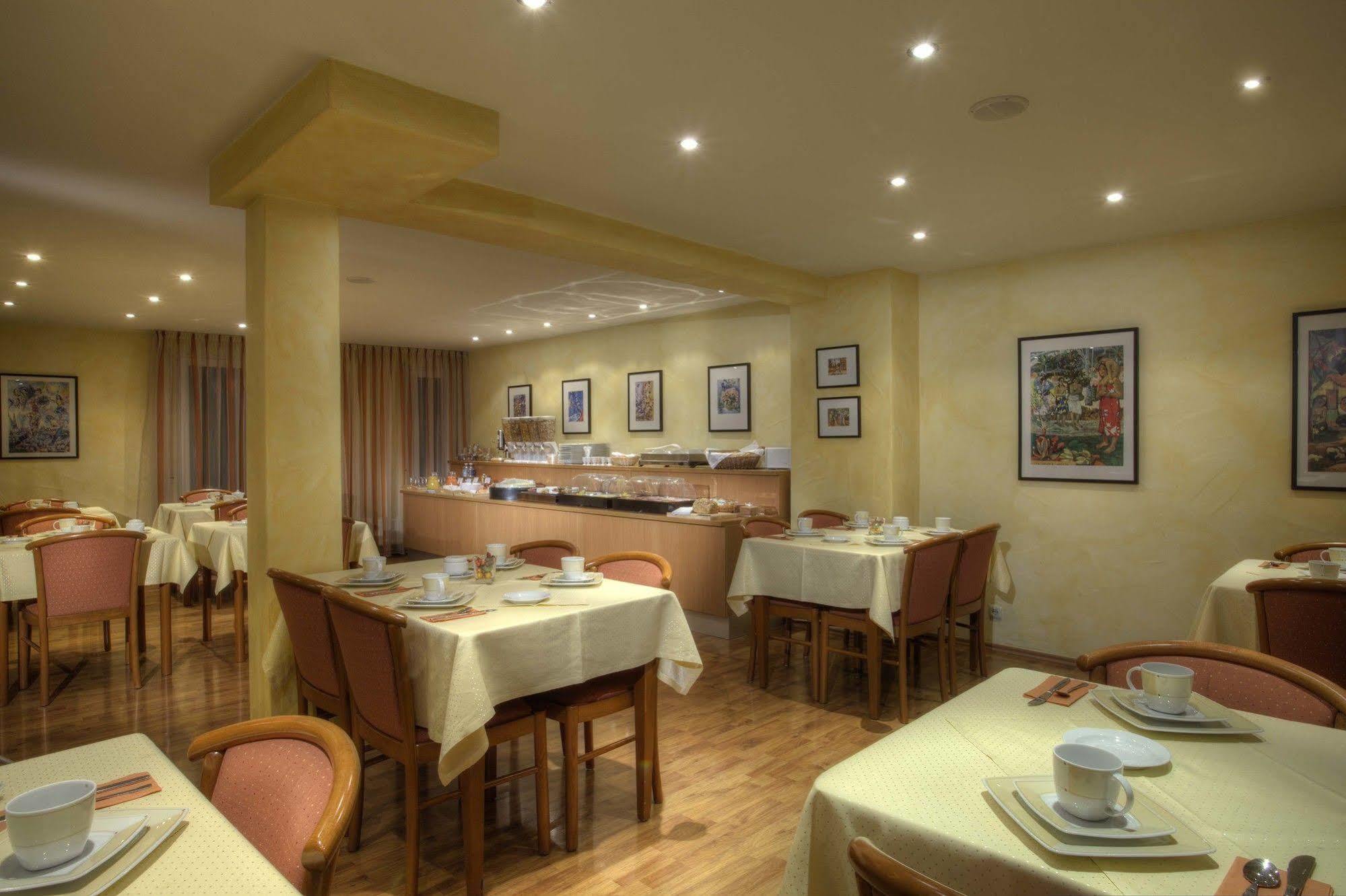 Hotel Zur Muehle Urbach  Buitenkant foto